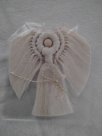 Přízový anděl k zavěšení