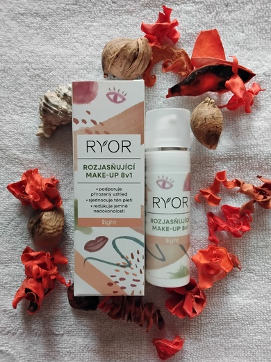 Rozjasňující make-up 8v1 LIGHT  30ml