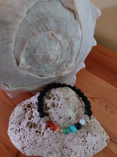 Čakrový náramek s lávovými kameny